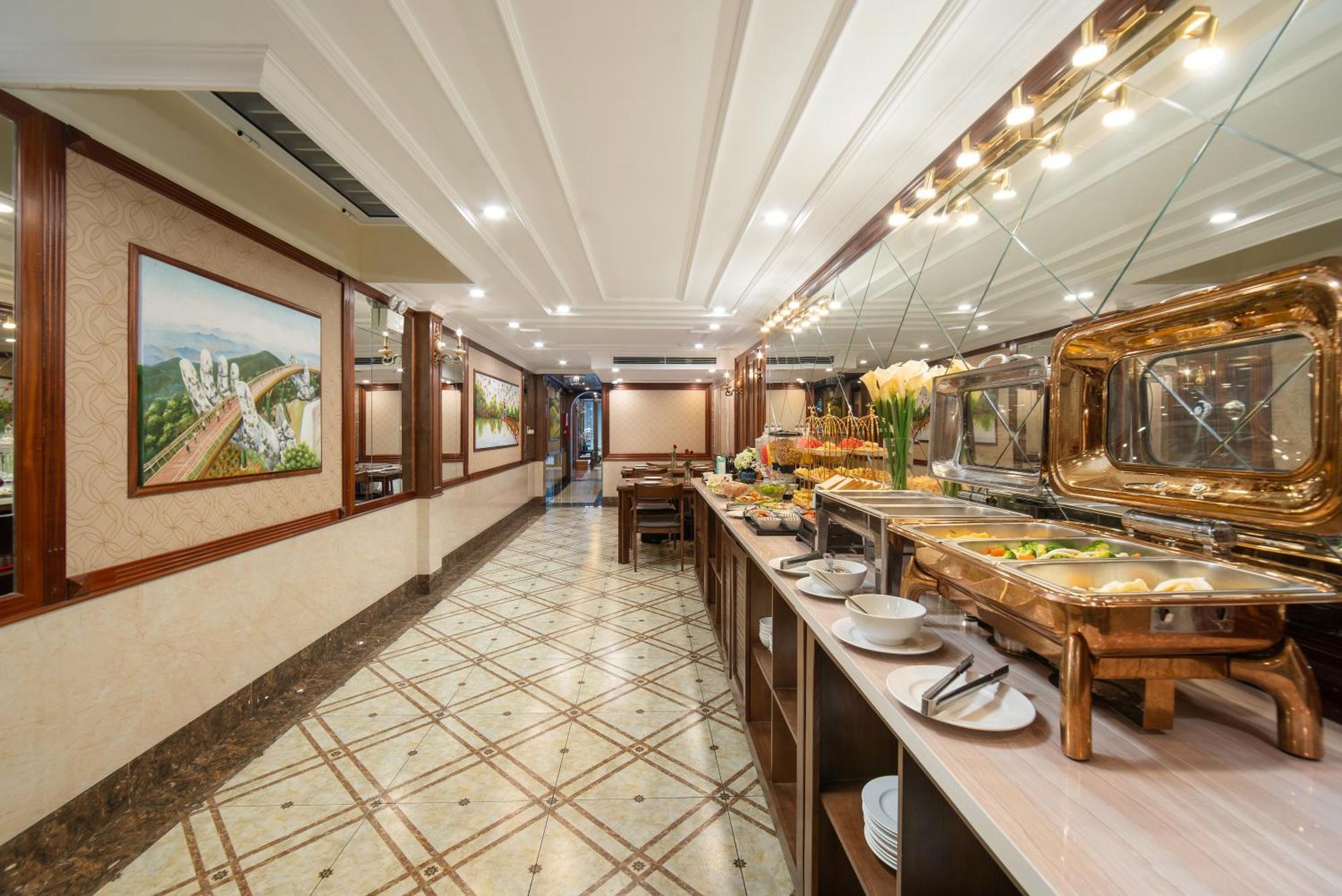 The West & 3* Hà Nội