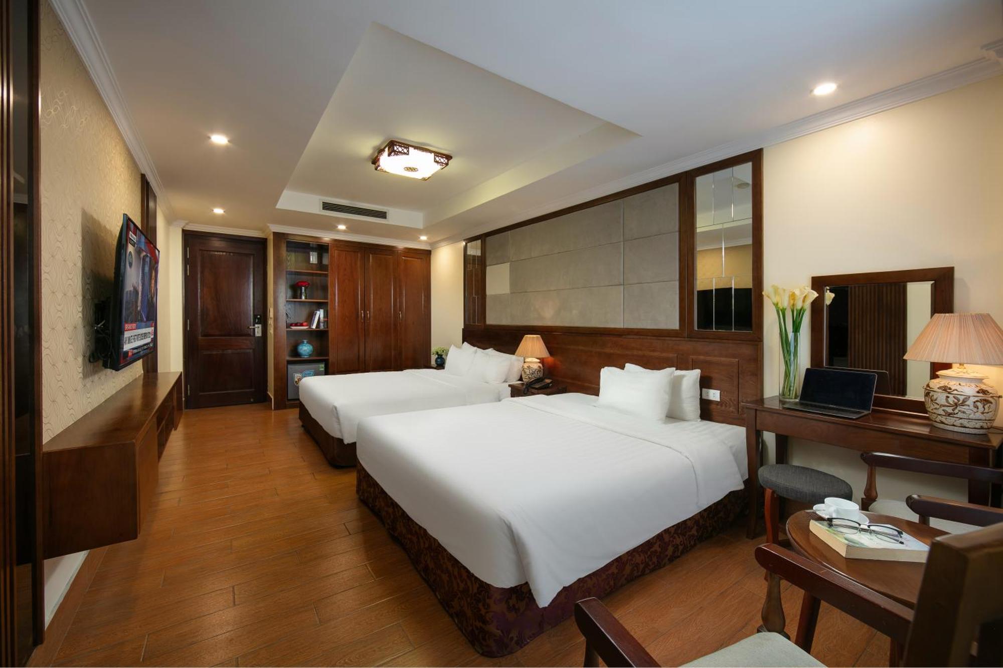 The West & Khách sạn Hà Nội
