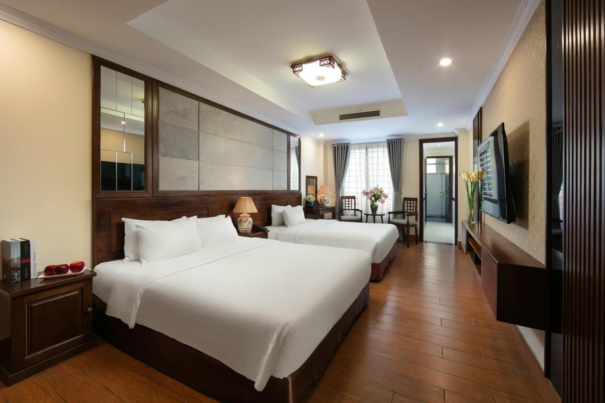 The West & Hà Nội
